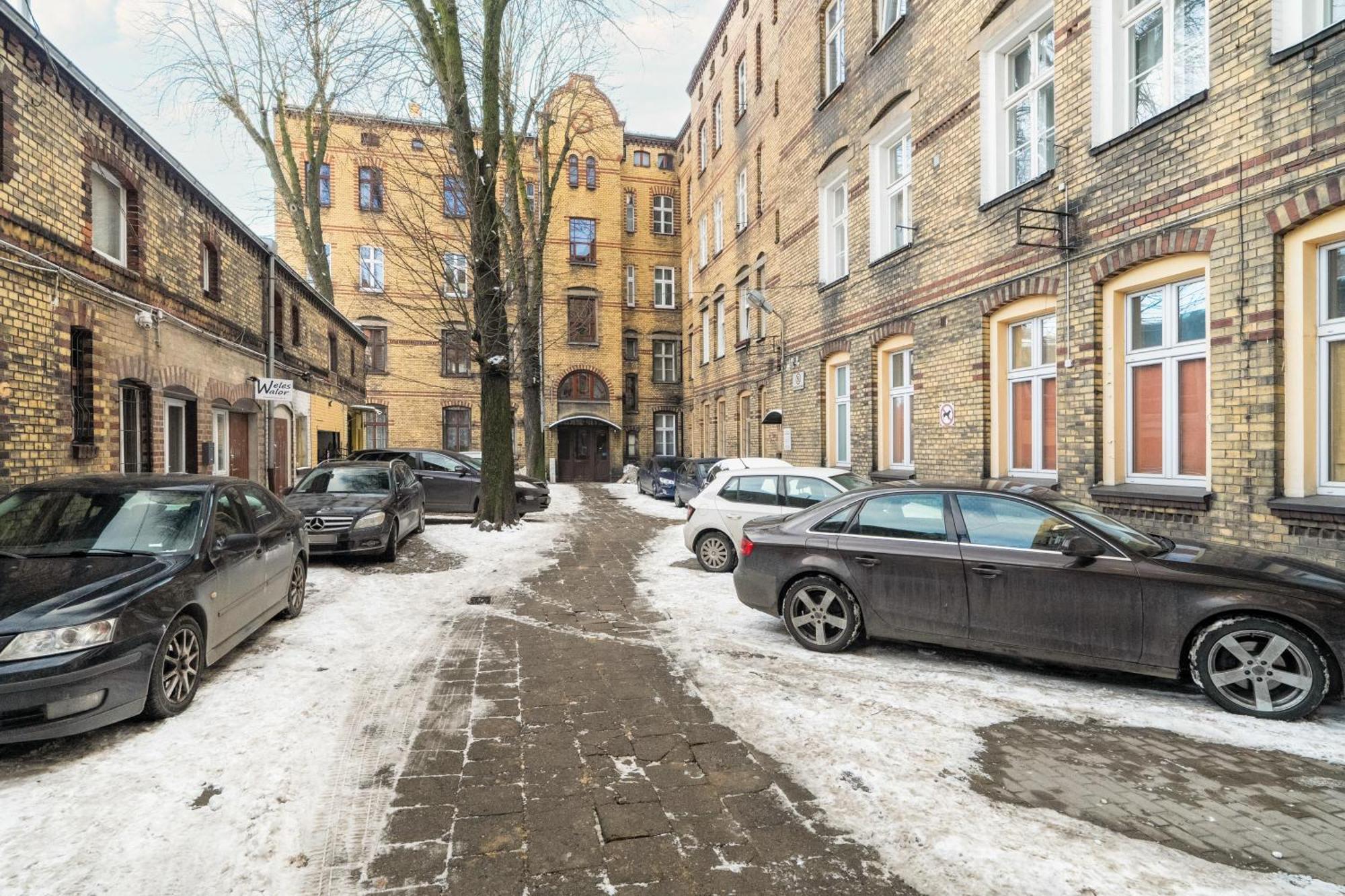 Przytulne Studia Very Berry W Poznaniu Blisko Parku By Noclegi Renters Exterior photo